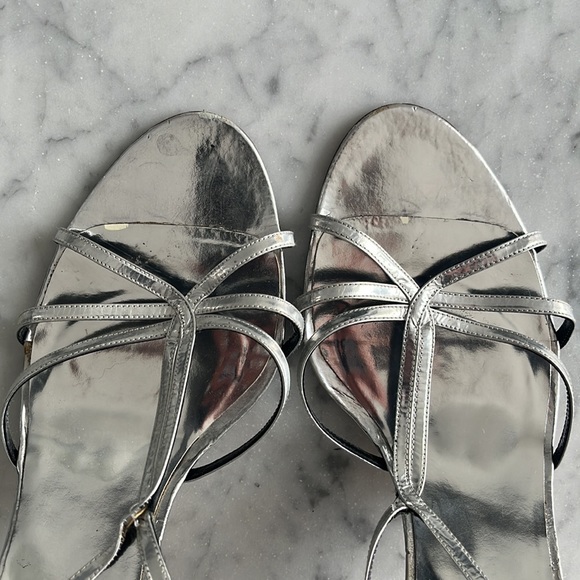 Delman silver metallic sandals - Picture 6 of 8